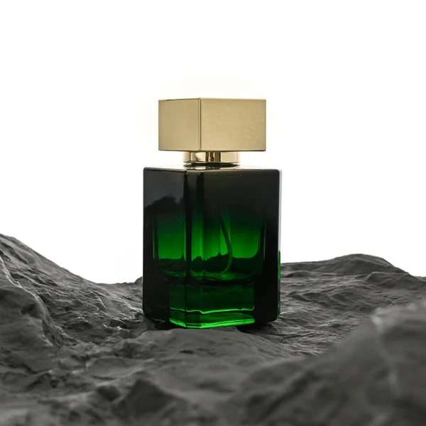 HUA0051 perfume bottle, heavy-base rectangular cuboid glass bottle with clear finish, featuring a square paper label, a black collar neck accent, and a short rectangular block-shaped solid black plastic cap with a smooth high-gloss shiny finish, elegant modern fragrance packaging design available in 30ml, 50ml, and 100ml