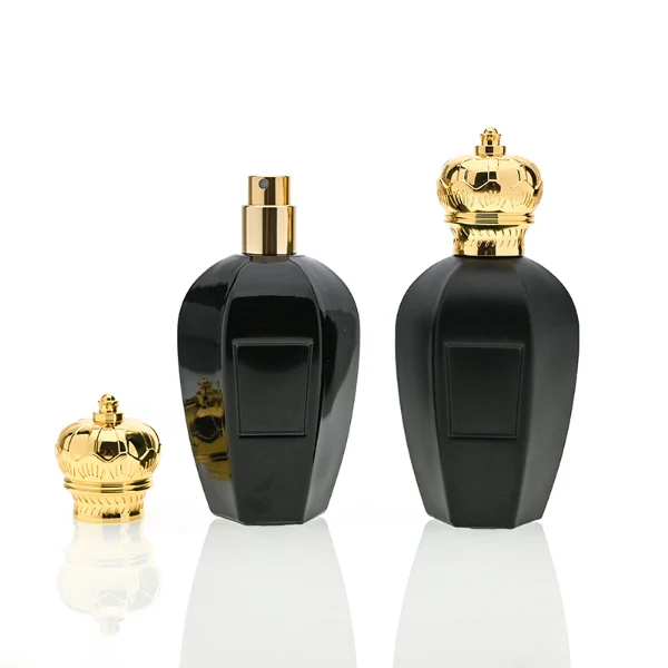 HUA0071 perfume bottle, black curved glass with gold crown-shaped zinc-aluminum alloy cap, rectangular front panel, luxurious classic design, available in 30 ml, 50 ml, and 100 ml