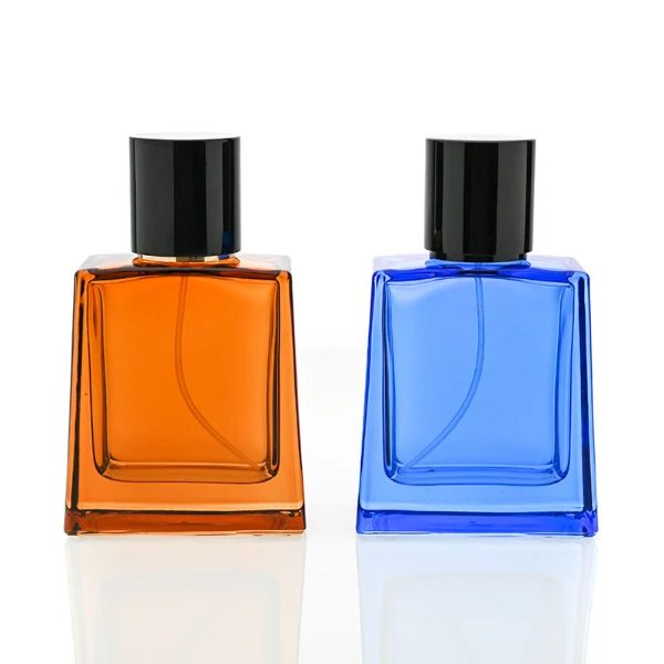 HUA0093 perfume bottle, square glass body with customizable color, black cylindrical plastic cap, modern elegant design, available in 50 ml and 100 ml.