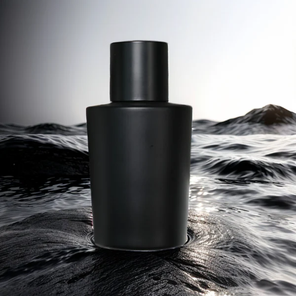 HUA0098 perfume bottle, matte plastic bottle with matching plastic cap in black and white, modern minimalist design, available in 50 ml and 75 ml