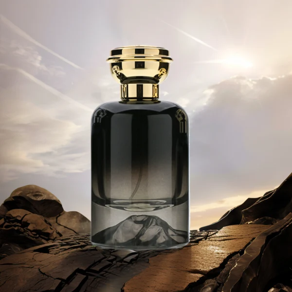HUA0119 perfume bottle, gradient cylindrical glass with mountain-pattern base, glossy colored plastic cap in gold and silver tones, modern premium design, available in 30 ml, 50 ml, and 100 ml