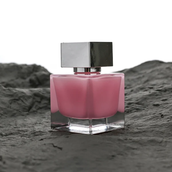 HUA0173 perfume bottle, square inner-printed glass body with customizable colors, 30 ml, 50 ml, or 100 ml liquid, geometric square plastic cap with customizable cap and neck ring colors, printed logo label, modern fashionable design, ideal for gifting and daily use.