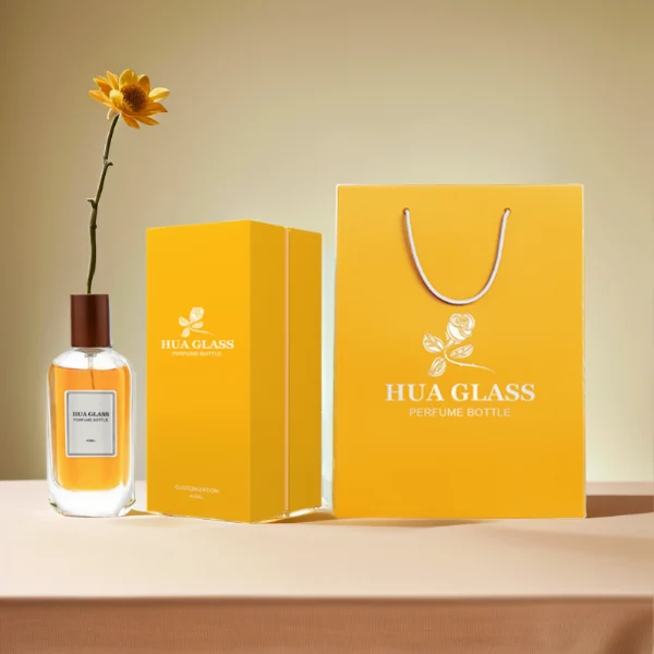 HUA0219 perfume bottle, rounded rectangular transparent glass body with thick base, 50 ml or 100 ml liquid, cylindrical wooden cap in black or natural wood color, brand label applied on bottle, modern elegant fashion design, ideal for gifting and daily use.