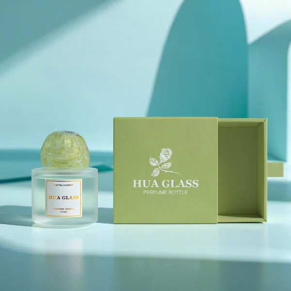 HUA0225 perfume bottle, rounded frosted glass body with thick base, 30 ml, 50 ml, or 100 ml liquid, irregular-shaped resin cap with customizable colors, brand label applied on bottle, modern luxurious fashion design, ideal for gifting and daily use.