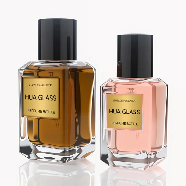 HUA0275 perfume bottle, transparent colorless octagonal glass body with beveled edges and thick base, 30 ml or 50 ml liquid, glossy black cylindrical plastic cap with flat top, aluminum label/sticker attached on bottle surface, modern minimalist luxury design, ideal for gifting and daily use.