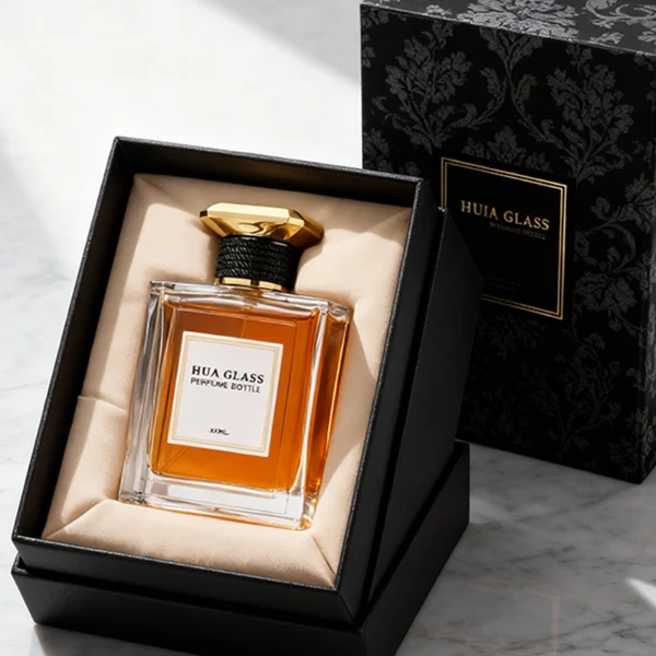 HUA0381 perfume bottle, flat rectangular cuboid clear glass body with horizontally ribbed black neck collar and centered paper label, geometric bi-conical UFO-shaped plastic cap in radiant gold or matte black, architectural luxury fragrance packaging design in 100ml