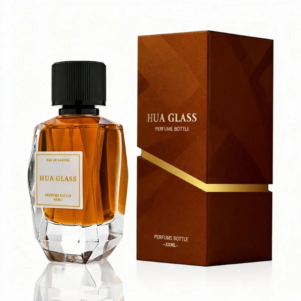 HUA0383 perfume bottle, multi-faceted geometric cut clear glass body with centered paper label, vertical ribbed cylindrical aluminum cap and matching neck ring in radiant gold or shiny black, modern architectural luxury fragrance packaging design in 50ml